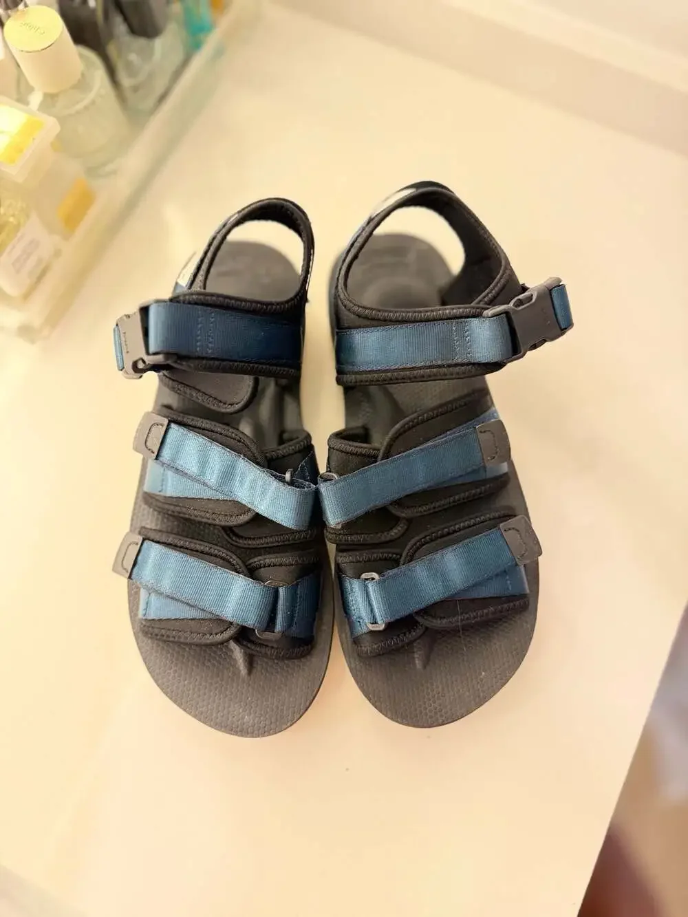 Suicoke Kisee-V Navy Blue Nylon Vibram Sole Sandals Size 9 US